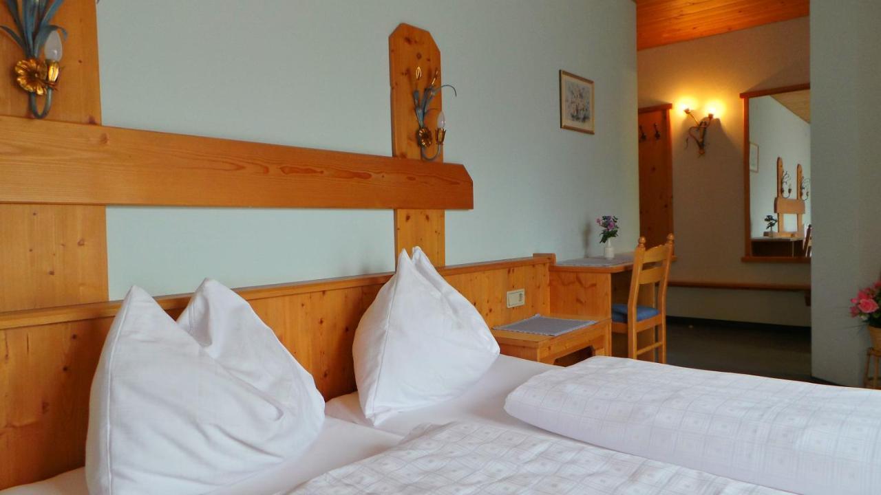 Hotel Zum Hirschen ลอยทัช ภายนอก รูปภาพ