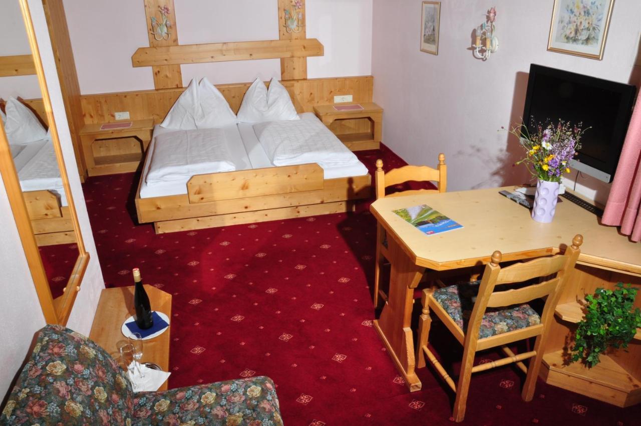 Hotel Zum Hirschen ลอยทัช ภายนอก รูปภาพ