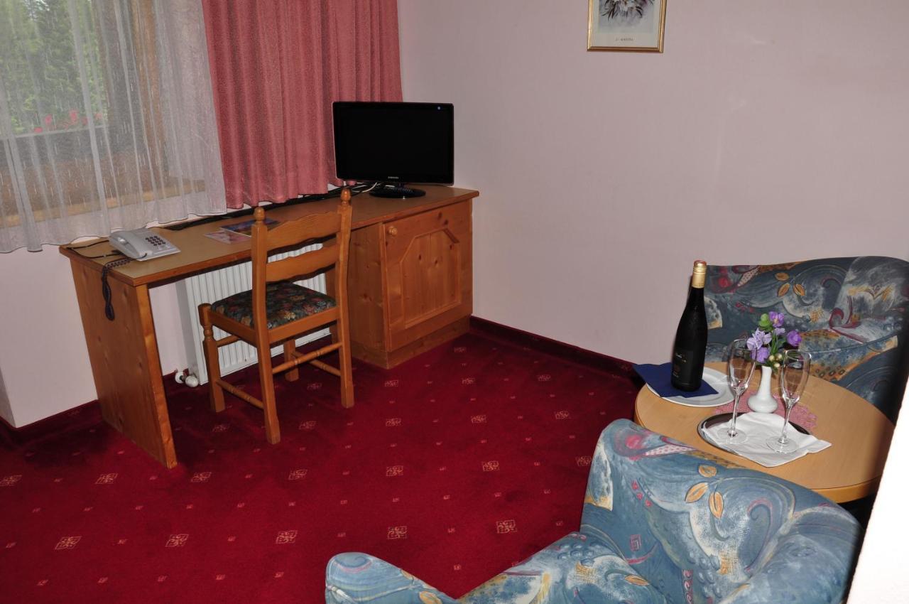 Hotel Zum Hirschen ลอยทัช ห้อง รูปภาพ
