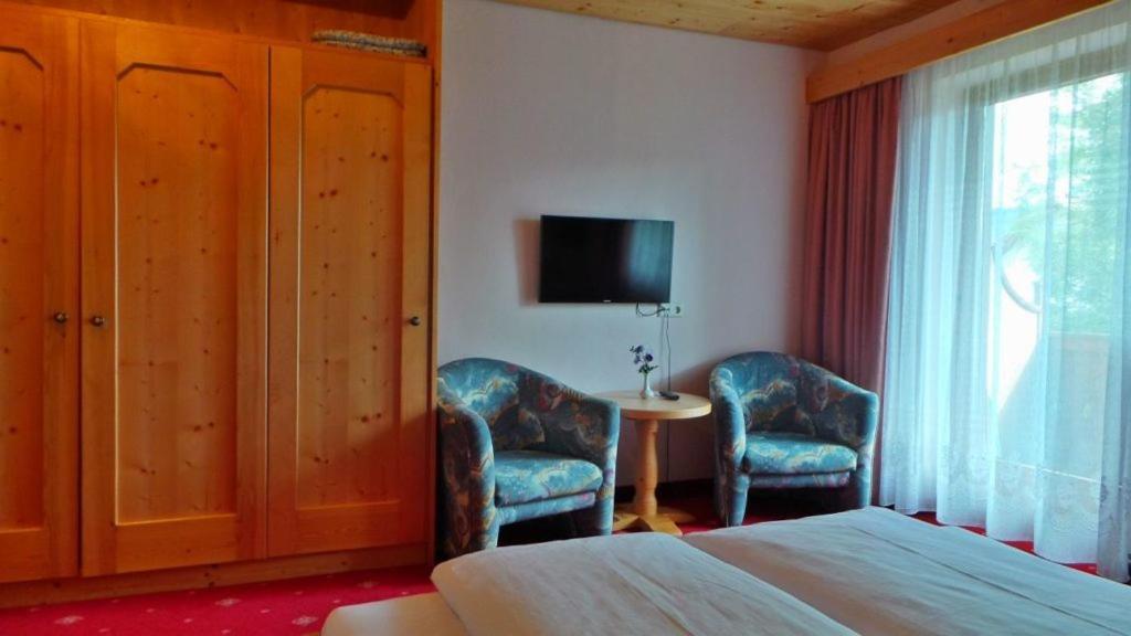 Hotel Zum Hirschen ลอยทัช ภายนอก รูปภาพ
